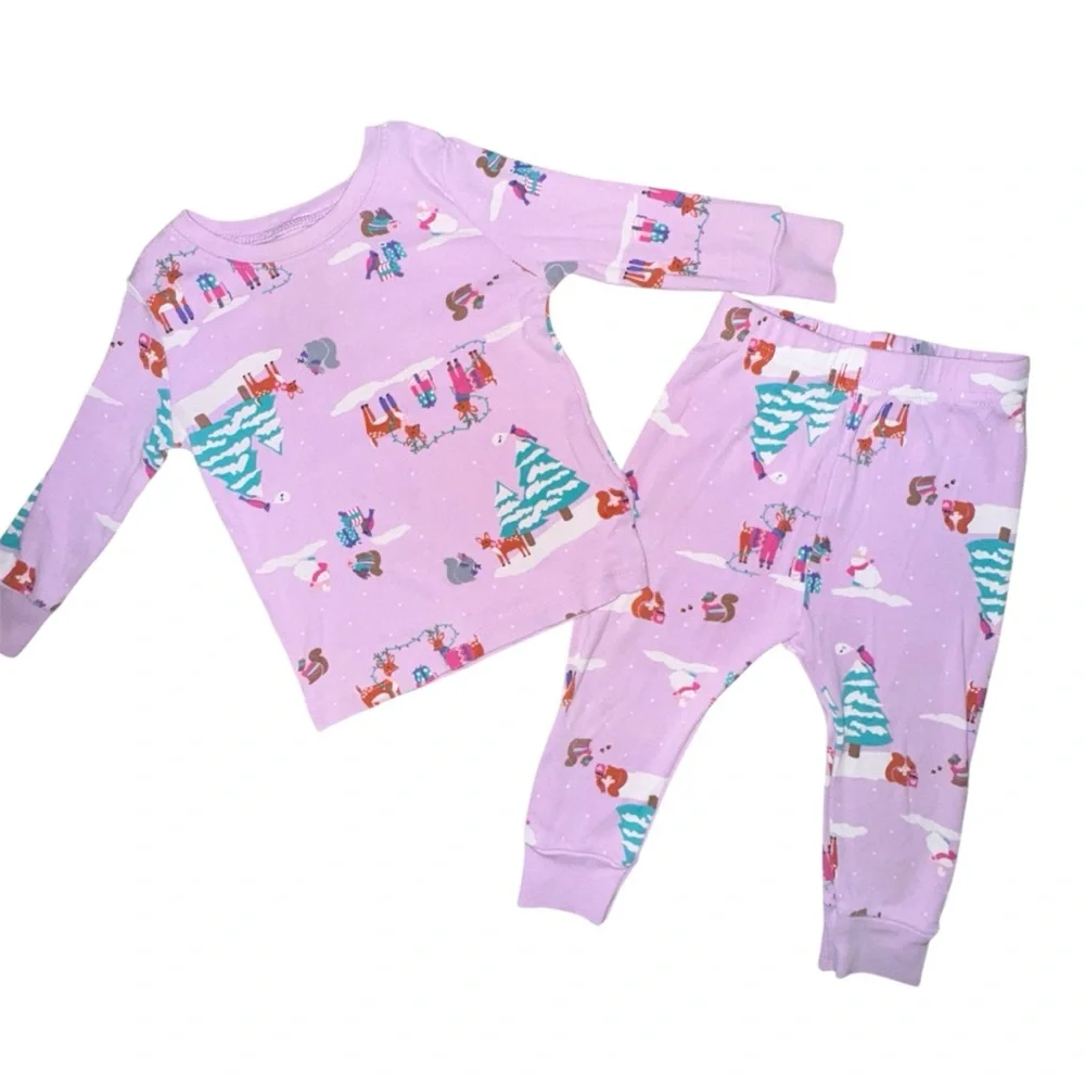 ☀️6/$20☀️ Old Navy Kids Pajama Set in Lavender with Holiday Print